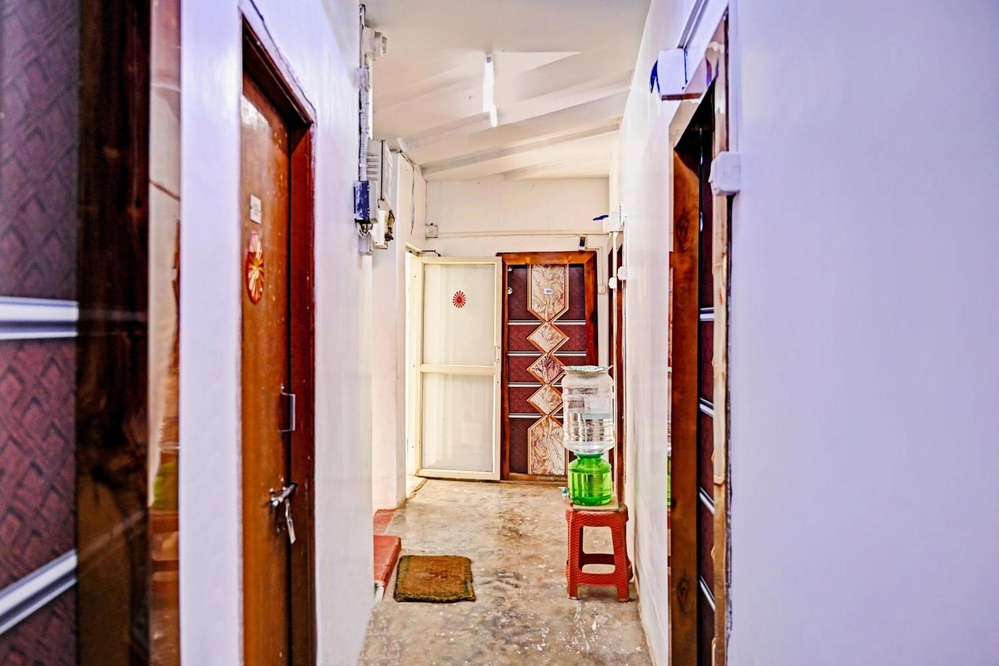 Hotel O Om Shanti Inn 콜카타 외부 사진